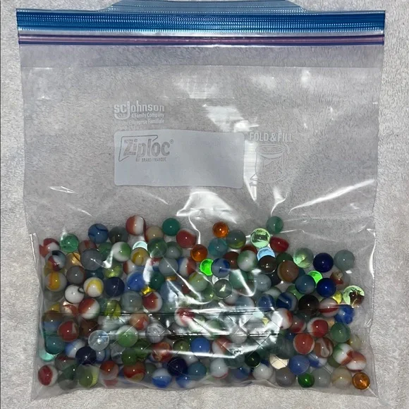 Vintage Glass and plastic Marbles - Picture 5 of 5